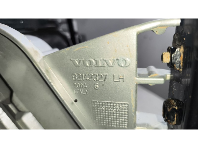 Recambio de peldaño izquierdo para volvo fh xxx referencia OEM IAM 82144986 82136982 