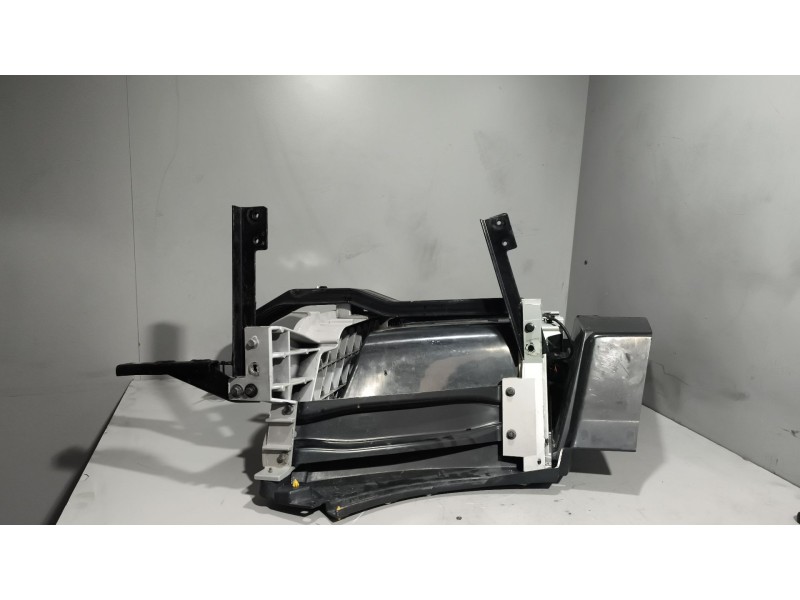 Recambio de peldaño izquierdo para volvo fh xxx referencia OEM IAM 82144986 82136982 