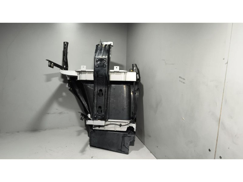 Recambio de peldaño izquierdo para volvo fh xxx referencia OEM IAM 82144986 82136982 