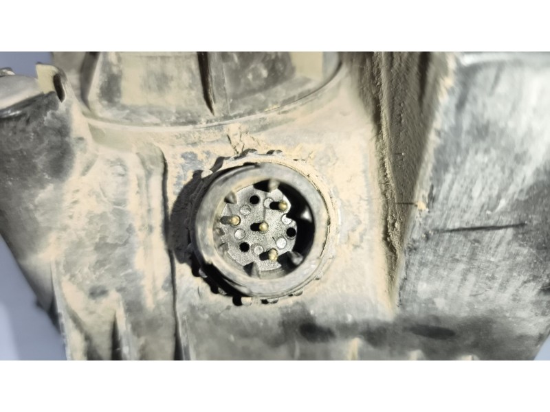 Recambio de faro derecho para man tg - a 18.xxx 10.5 diesel referencia OEM IAM 81251016456  