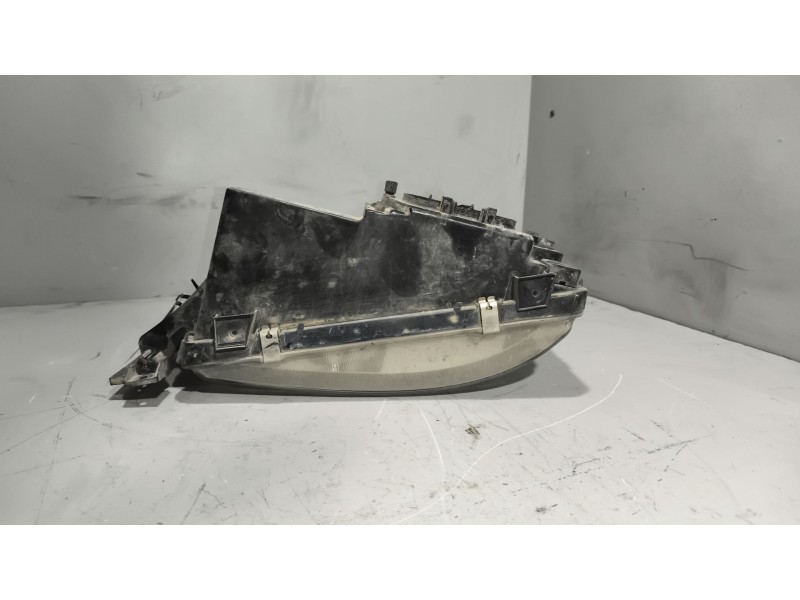 Recambio de faro derecho para man tg - a 18.xxx 10.5 diesel referencia OEM IAM 81251016456  