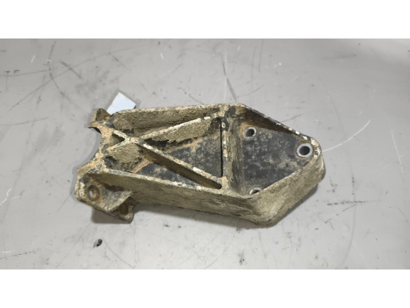 Recambio de soporte guardabarros trasero para daf xf 105 fa 105.460 (462cv) referencia OEM IAM   