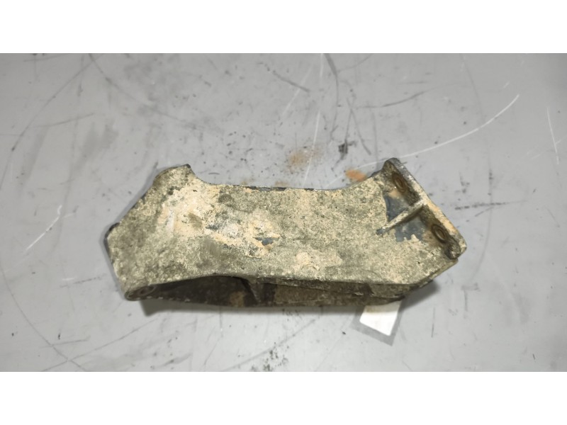 Recambio de soporte guardabarros trasero para daf xf 105 fa 105.460 (462cv) referencia OEM IAM   