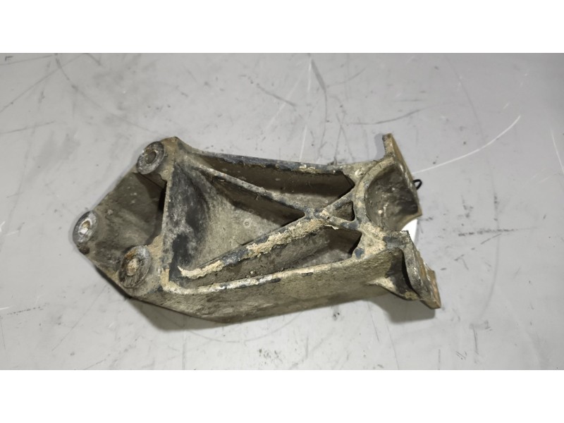 Recambio de soporte guardabarros trasero para daf xf 105 fa 105.460 (462cv) referencia OEM IAM   