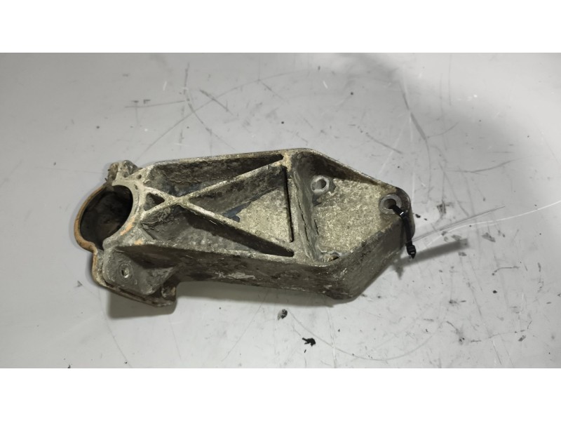 Recambio de soporte guardabarros trasero para daf xf 105 fa 105.460 (462cv) referencia OEM IAM   