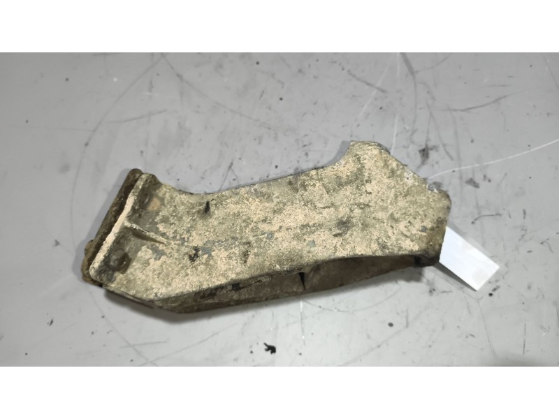 Recambio de soporte guardabarros trasero para daf xf 105 fa 105.460 (462cv) referencia OEM IAM   