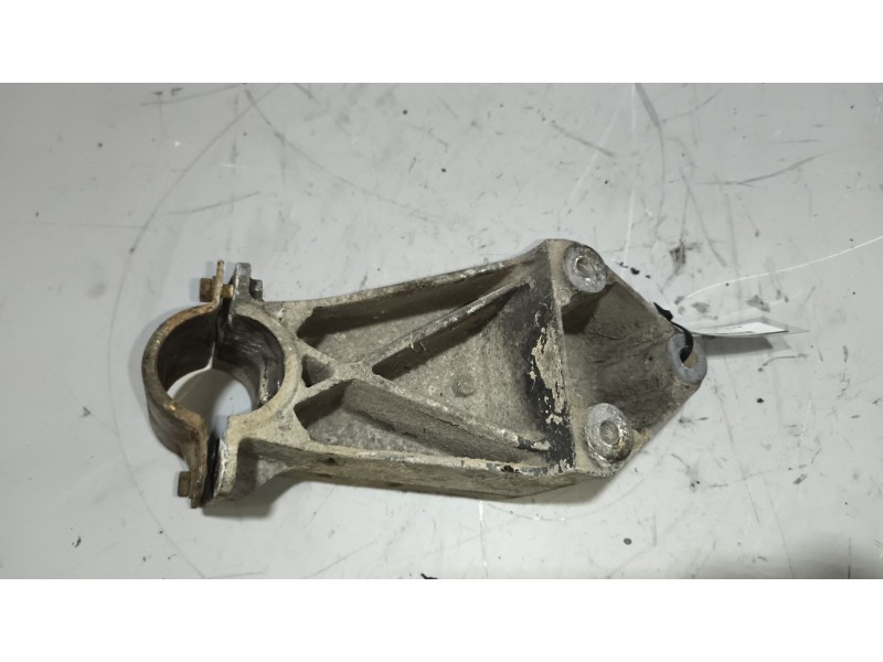 Recambio de soporte guardabarros trasero para daf xf 105 fa 105.460 (462cv) referencia OEM IAM   