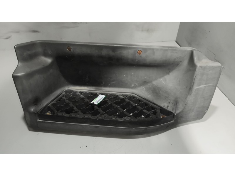 Recambio de peldaño derecho para renault midlum 6.2 diesel referencia OEM IAM 7484585581  