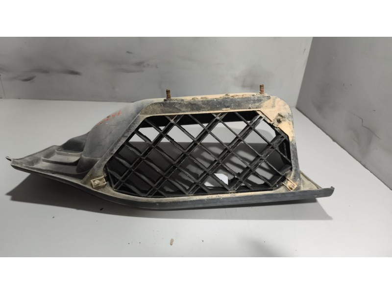 Recambio de peldaño derecho para renault midlum 6.2 diesel referencia OEM IAM 7484585581  