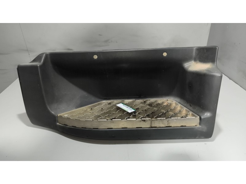 Recambio de peldaño izquierdo para renault midlum 6.2 diesel referencia OEM IAM 7484585653  