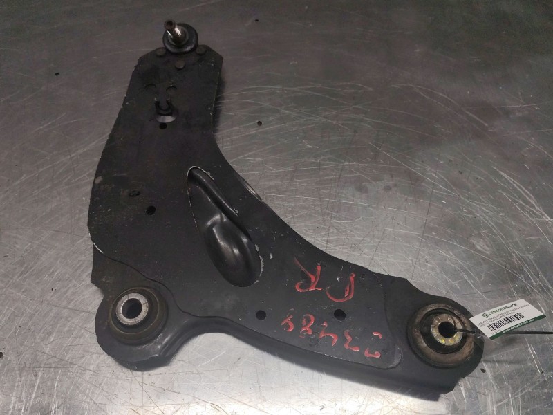 Recambio de soporte brazo suspension trasero derecho para renault trafic combi (ab 4.01) referencia OEM IAM   