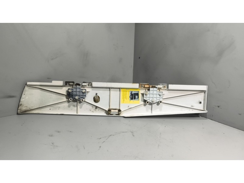 Recambio de moldura trasera cabina para renault magnum ab diesel referencia OEM IAM 5010599377 DERECHA 