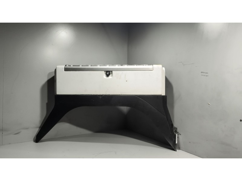 Recambio de paso rueda delantero izquierdo para renault magnum ab diesel referencia OEM IAM 5010574321  