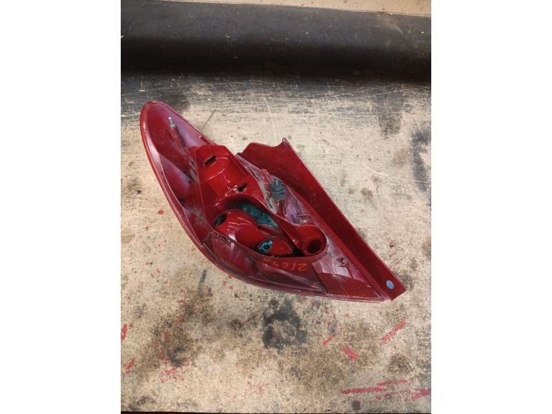 Recambio de piloto trasero derecho para peugeot 207 xs pack referencia OEM IAM   