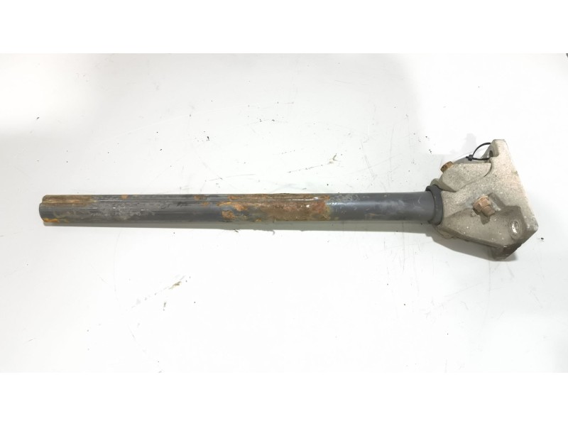 Recambio de soporte guardabarros trasero para renault magnum ab diesel referencia OEM IAM   