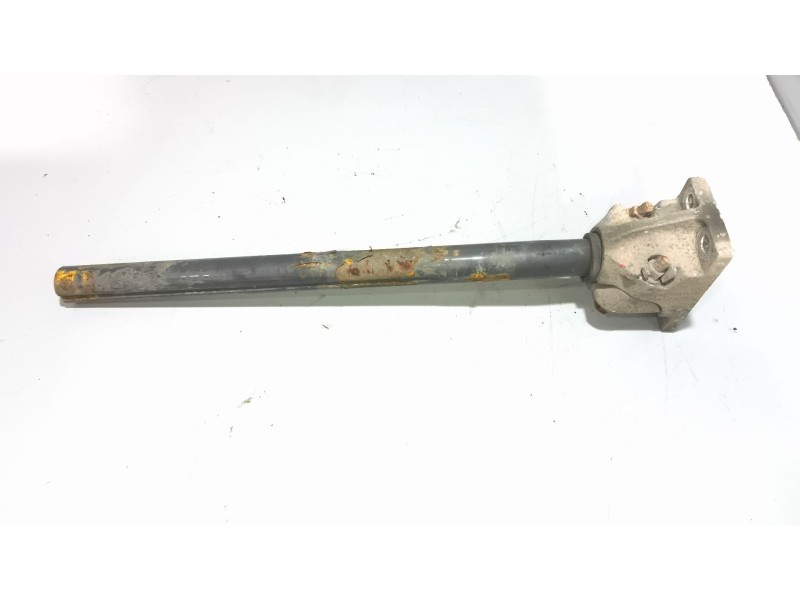 Recambio de soporte guardabarros trasero para renault magnum ab diesel referencia OEM IAM   