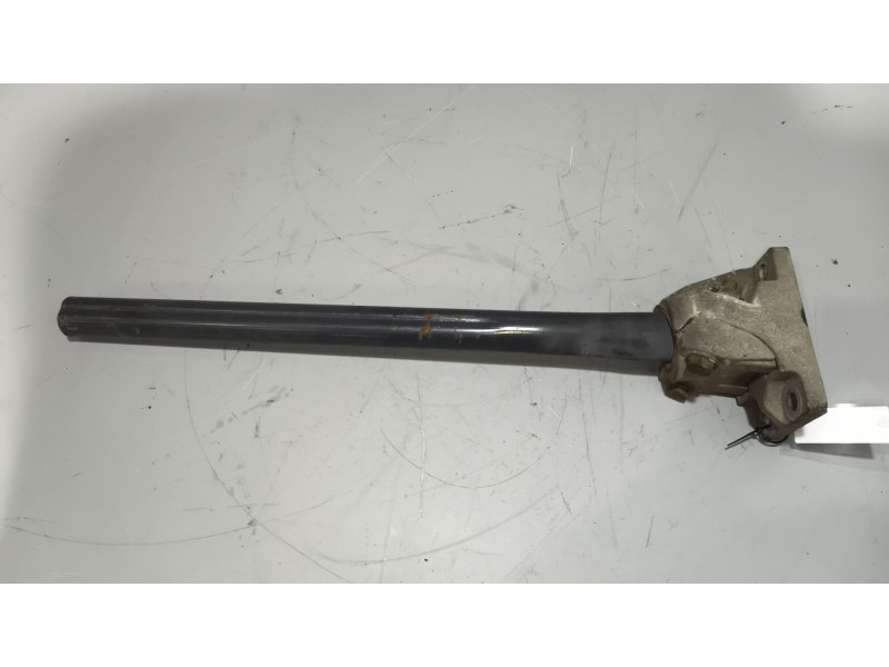 Recambio de soporte guardabarros trasero para renault magnum ab diesel referencia OEM IAM 21213203 21213202 