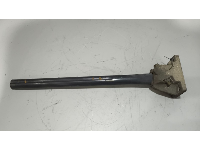 Recambio de soporte guardabarros trasero para renault magnum ab diesel referencia OEM IAM 21213203 21213202 