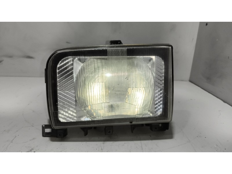 Recambio de faro izquierdo para nissan cabstar e cabina doble cabina doble referencia OEM IAM 260609X205  