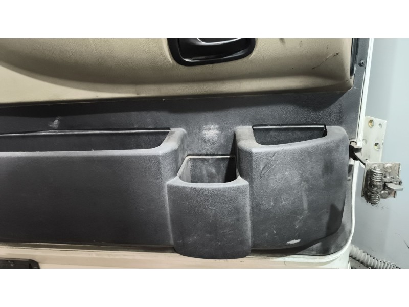 Recambio de puerta delantera izquierda para renault magnum ab 2005 12.8 diesel referencia OEM IAM 7482033226  