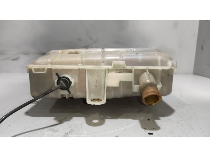 Recambio de deposito expansion para renault hr xxx.18/26 premium 01 referencia OEM IAM 5010514340  