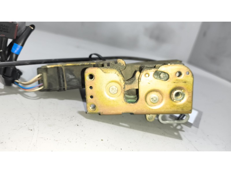 Recambio de cerradura puerta delantera derecha para renault magnum ab 2005 12.8 diesel referencia OEM IAM   