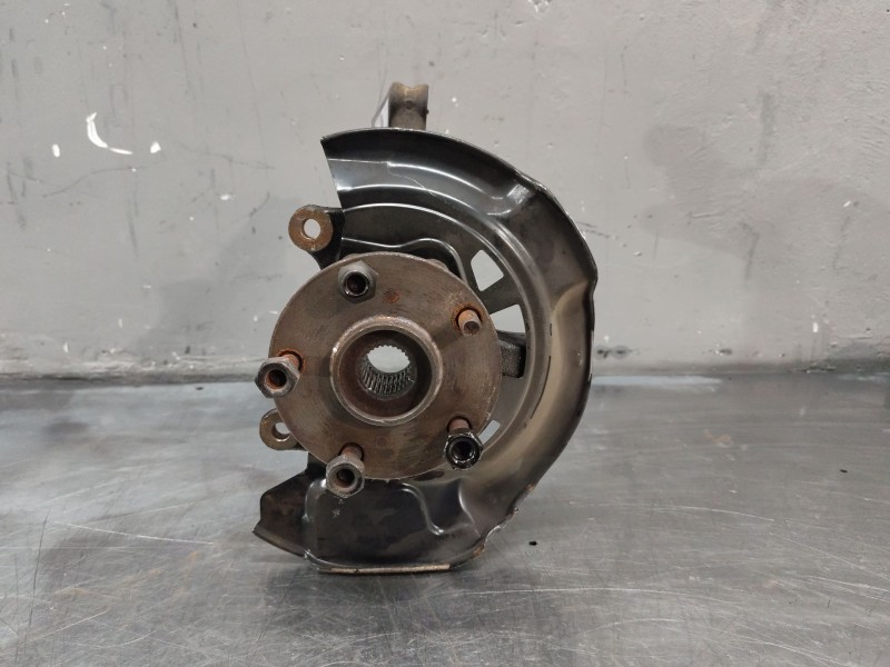 Recambio de mangueta delantera izquierda para toyota corolla (e15) high referencia OEM IAM   