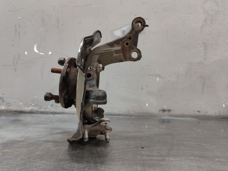 Recambio de mangueta delantera izquierda para toyota corolla (e15) high referencia OEM IAM   