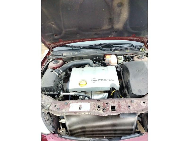 opel vectra c berlina del año 2002