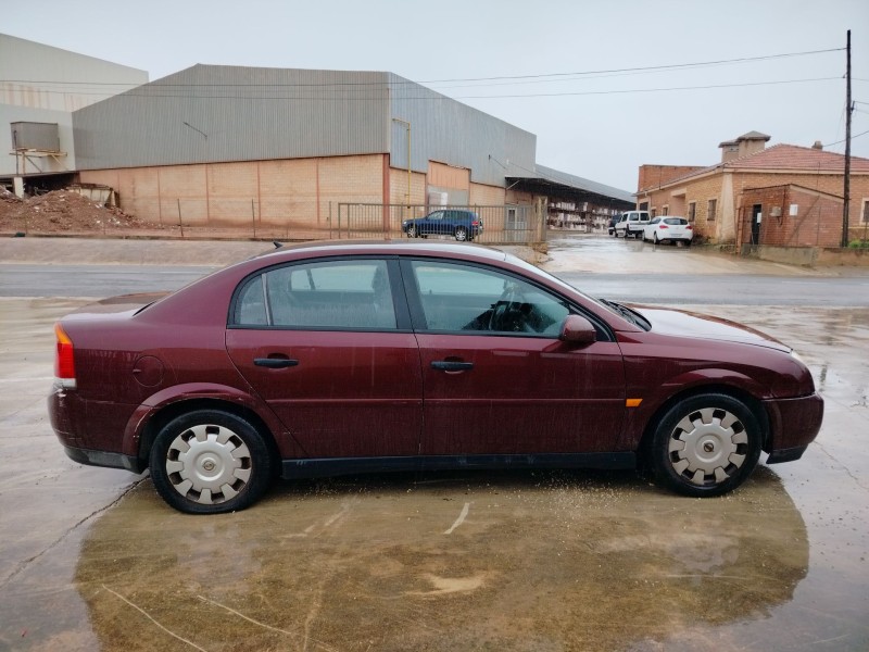 opel vectra c berlina del año 2002