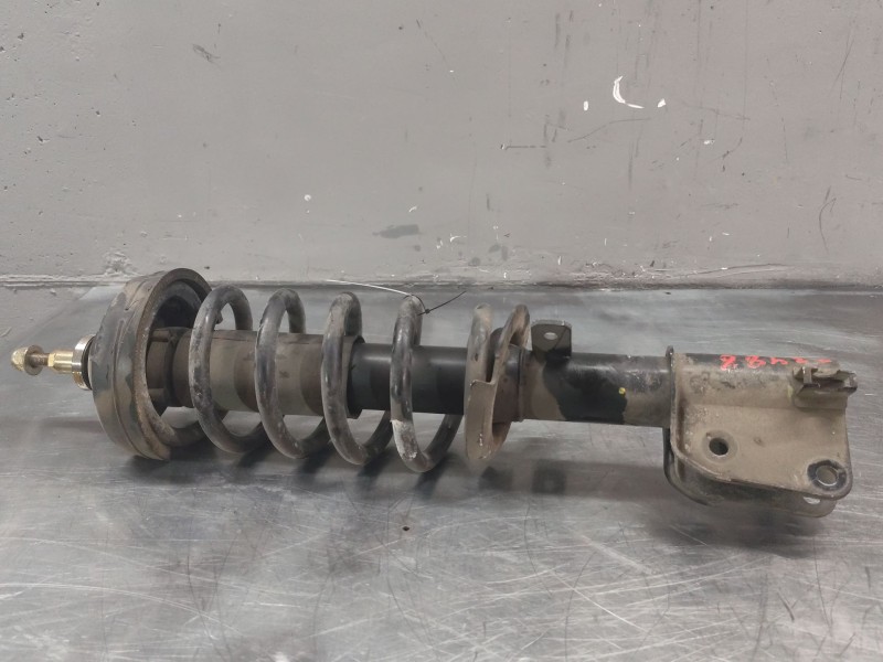 Recambio de amortiguador delantero derecho para renault trafic combi (ab 4.01) referencia OEM IAM   