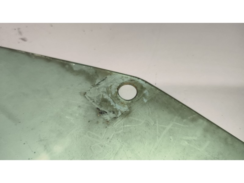 Recambio de luna delantera derecha para nissan trucks atleon 210 referencia OEM IAM 803009X001 803009X400 