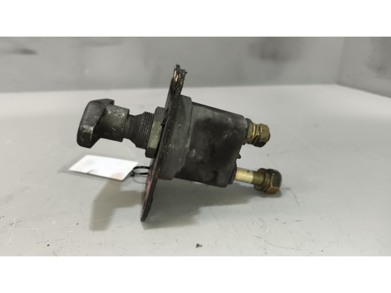 Recambio de desconectador baterias para iveco eurocargo 05.03  fki 100 e tráfico urbano referencia OEM IAM   