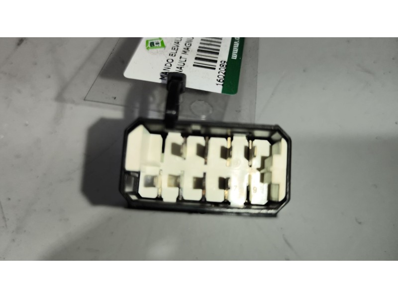 Recambio de mando elevalunas delantero derecho para renault magnum ab 2005 12.8 diesel referencia OEM IAM   
