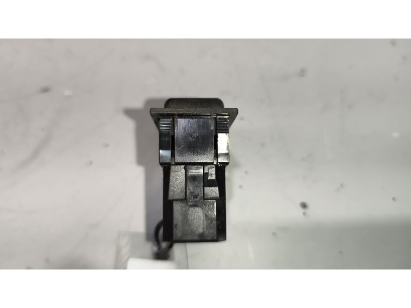 Recambio de mando elevalunas delantero derecho para renault magnum ab 2005 12.8 diesel referencia OEM IAM   