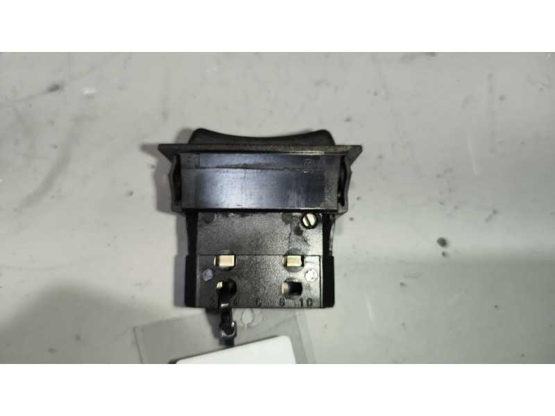Recambio de mando elevalunas delantero derecho para renault magnum ab 2005 12.8 diesel referencia OEM IAM   
