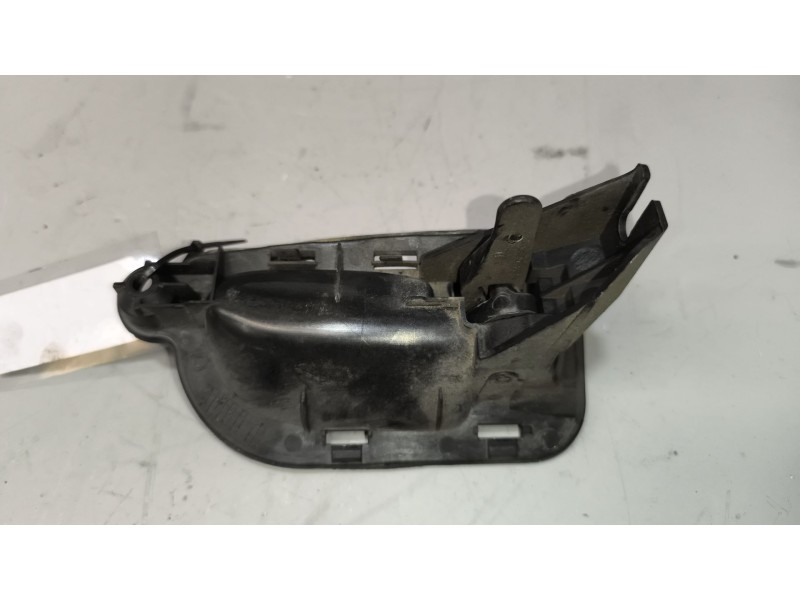 Recambio de maneta interior delantera derecha para renault magnum ab 2005 12.8 diesel referencia OEM IAM 7482060326  