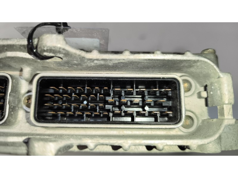 Recambio de centralita motor edc para renault hr xxx.18/26 premium 01 referencia OEM IAM 5010550351 0281010966 