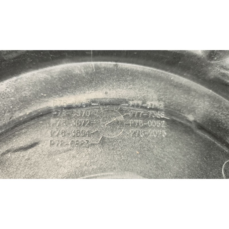 Recambio de filtro aire para renault hr xxx.18/26 premium 01 referencia OEM IAM 5001825819 TAPA FILTRO AIRE 