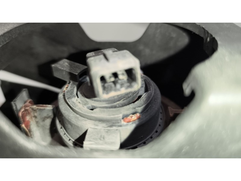 Recambio de faro antiniebla izquierdo para renault hr xxx.18/26 premium 01 referencia OEM IAM 5010231849  