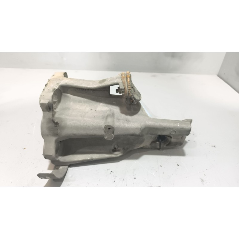 Recambio de soporte cabina delantero para scania p,g,r,t - series p 500, r 500 referencia OEM IAM 1728149 DERECHO 