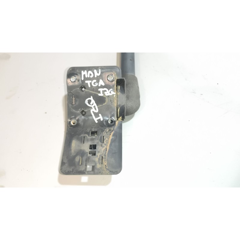 Recambio de brazo retrovisor izquierdo para man tg - a 26.xxx 10.5 diesel referencia OEM IAM 81637316569  