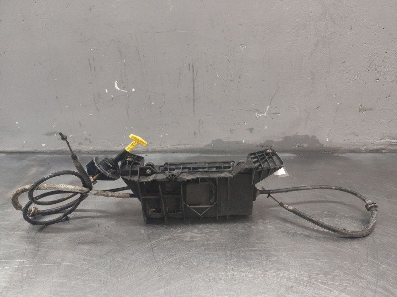 Recambio de freno de mano electrico para renault scenic ii grand confort authentique referencia OEM IAM 8200571486  