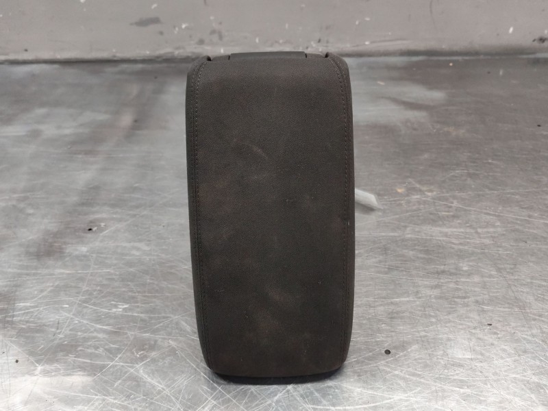 Recambio de apoyabrazos central para audi q3 (f3b) 35 tdi quattro referencia OEM IAM 83A864283  