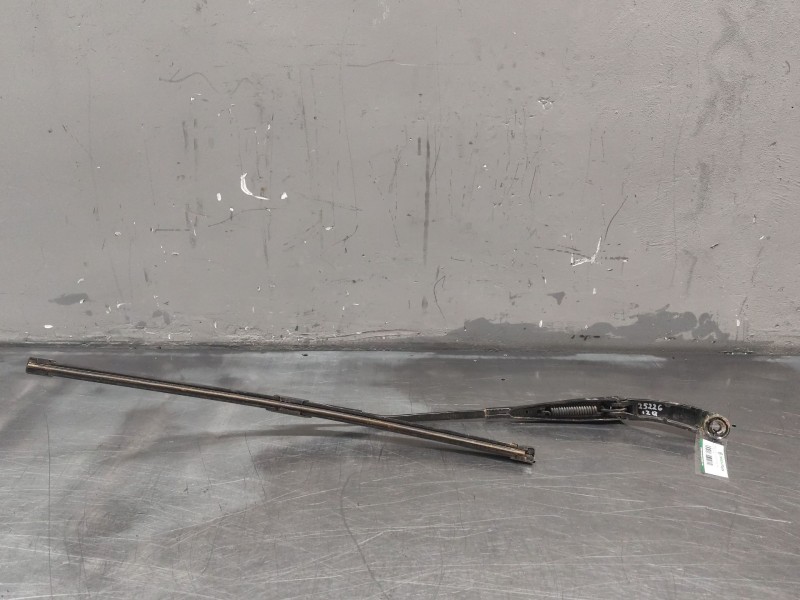 Recambio de brazo limpia delantero izquierdo para audi q3 (f3b) 35 tdi quattro referencia OEM IAM   