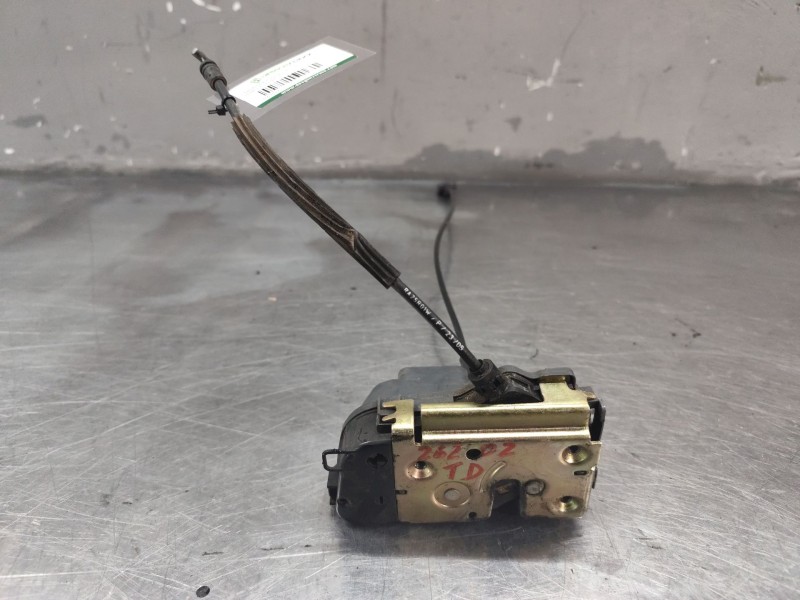 Recambio de cerradura puerta trasera derecha para renault scenic ii grand confort dynamique referencia OEM IAM   