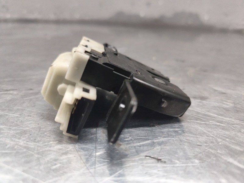 Recambio de cerradura maletero / porton para renault scenic ii grand confort dynamique referencia OEM IAM 8200076240E  