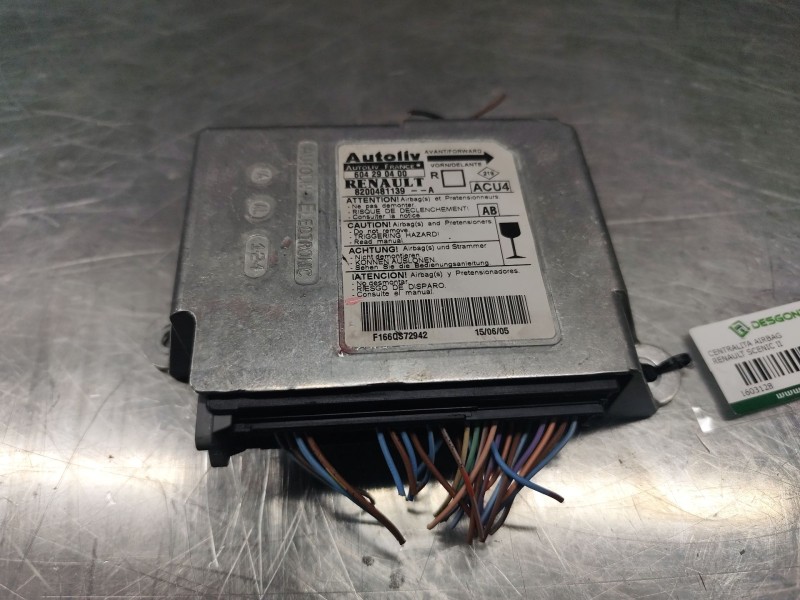 Recambio de centralita airbag para renault scenic ii grand confort dynamique referencia OEM IAM 8200481139  