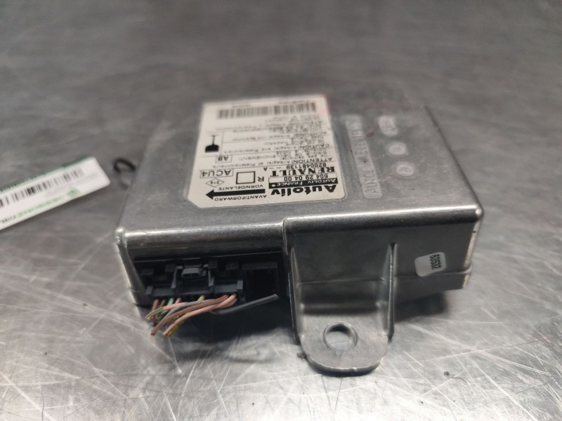 Recambio de centralita airbag para renault scenic ii grand confort dynamique referencia OEM IAM 8200481139  