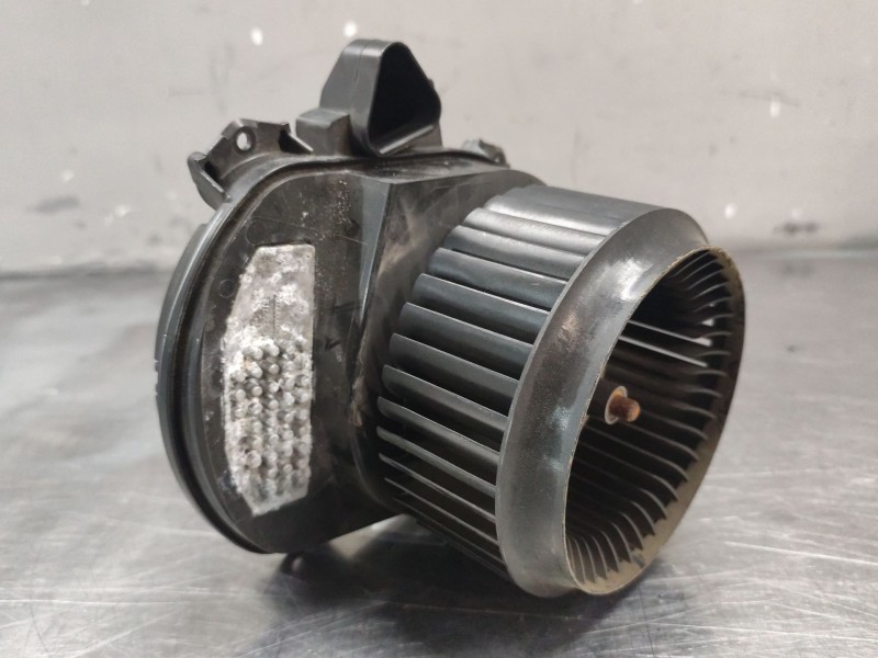 Recambio de ventilador calefaccion para mercedes-benz clase gla (x156) gla 200 (156.943) referencia OEM IAM A2469061601  